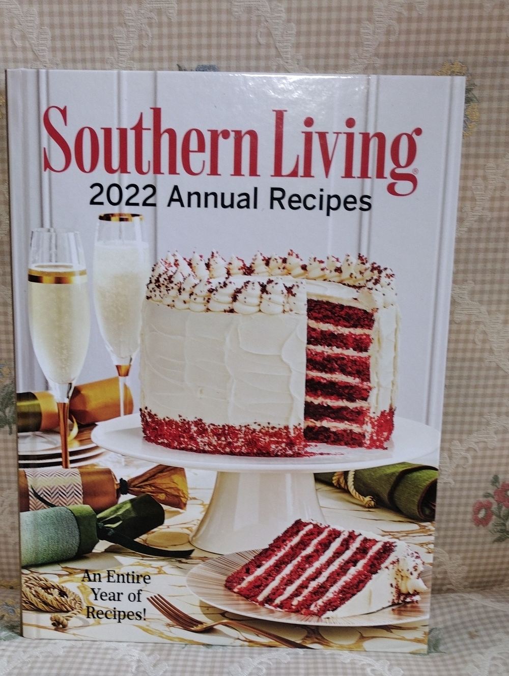 Southern Living Cookbook 2022 - White & Red Cover